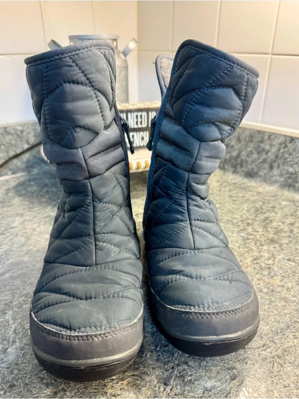 Women’s Columbia Quilted Waterproof Winter Boots 5.5